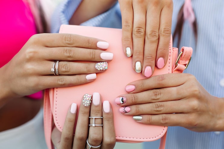 Hard Gel vs Soft Gel Nails: Pros, Cons and Best Pick