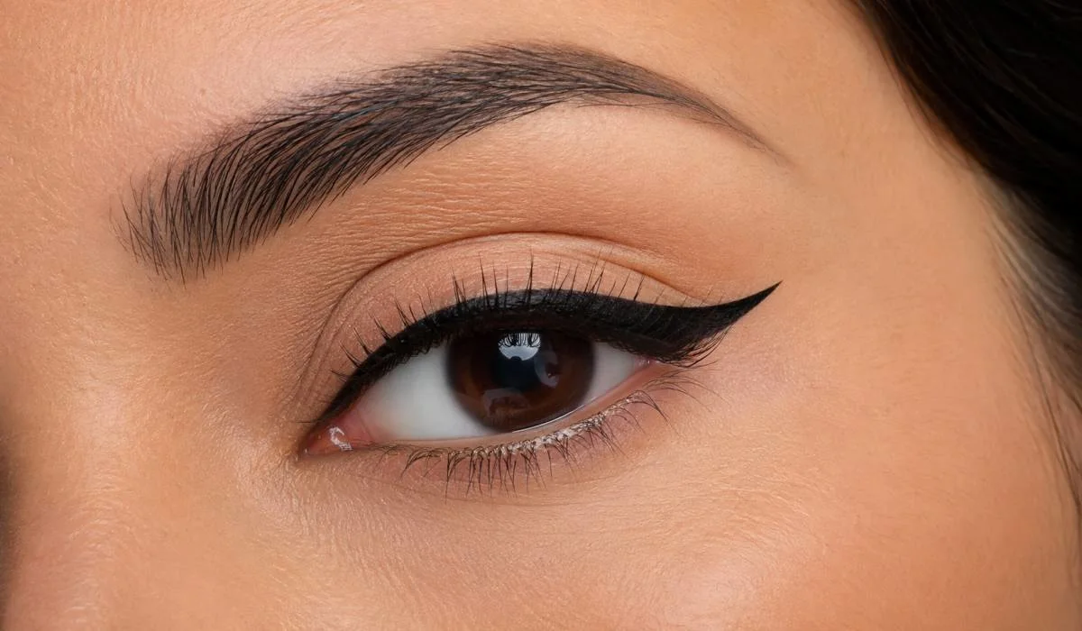 Winged Eyeliner Tutorial Easy Step by Step for Beginners